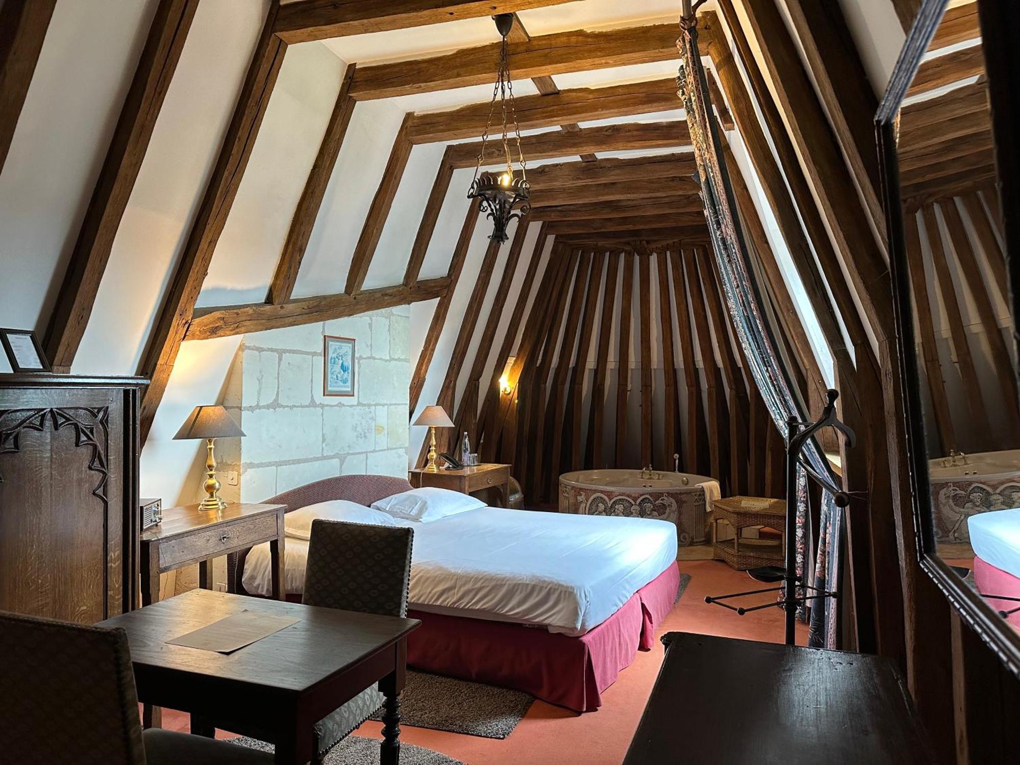Chateau De Chissay, Hotel De Charme Pres De Chenonceau Et Le Zoo De Beauval Eksteriør billede